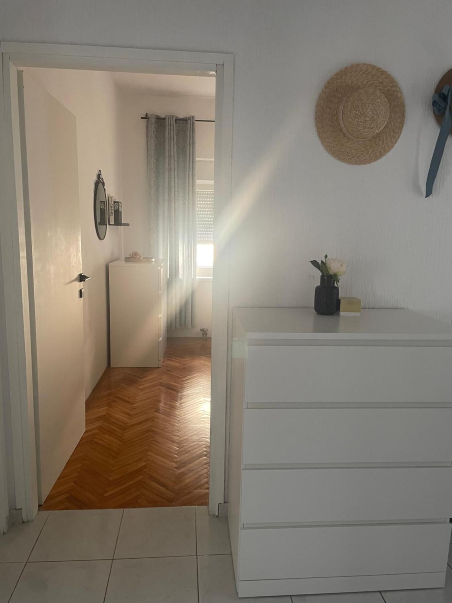 Apartman S M4 With The View Kali Luaran gambar