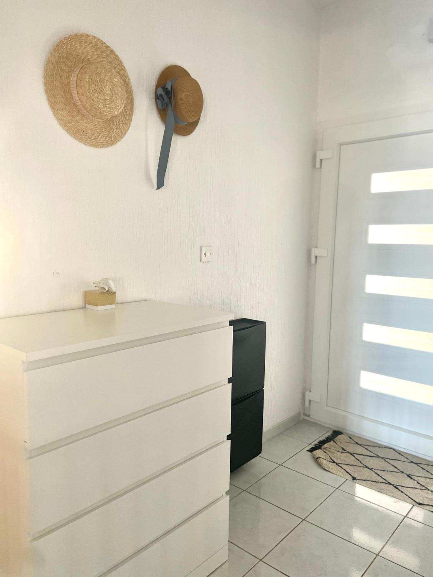 Apartman S M4 With The View Kali Luaran gambar